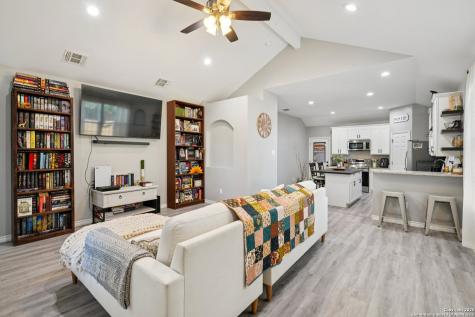 636 Skyline Drive Bandera TX 78003