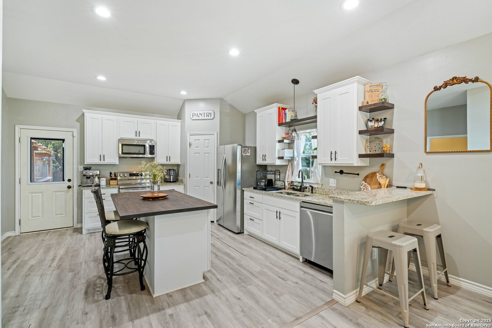 636 Skyline Drive Bandera TX 78003
