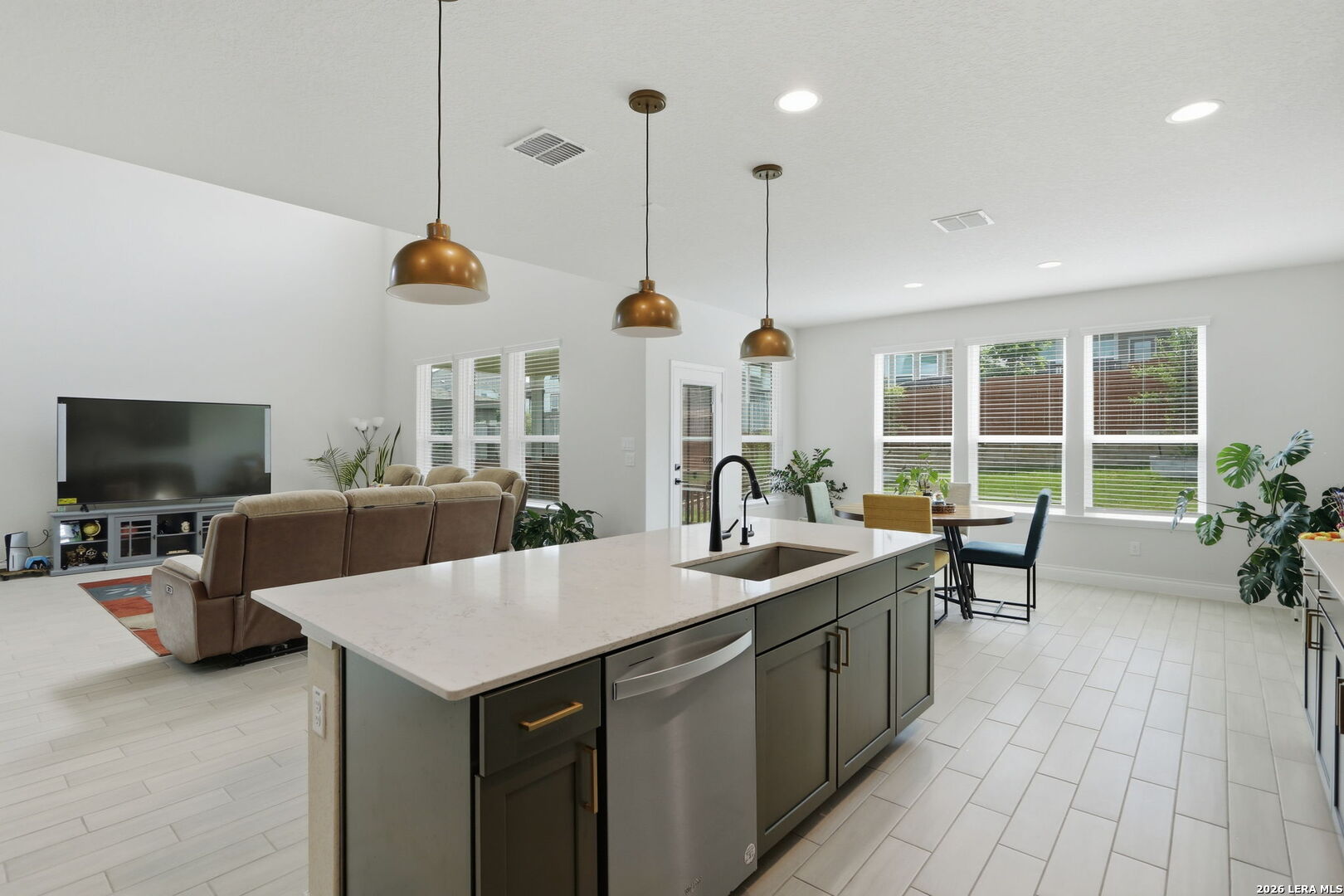 2115 Knippa San Antonio TX 78253