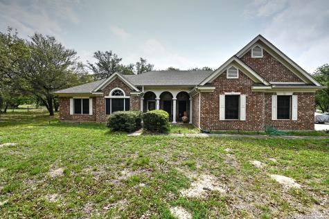 760 Killarney Road Floresville TX 78114