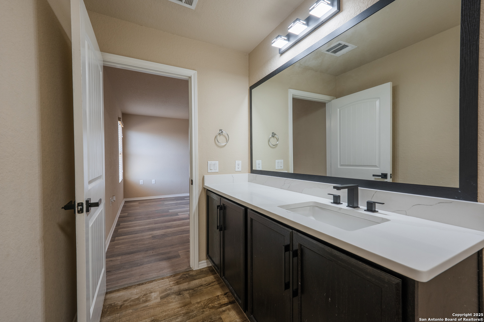 6958 Cozy Run San Antonio TX 78218