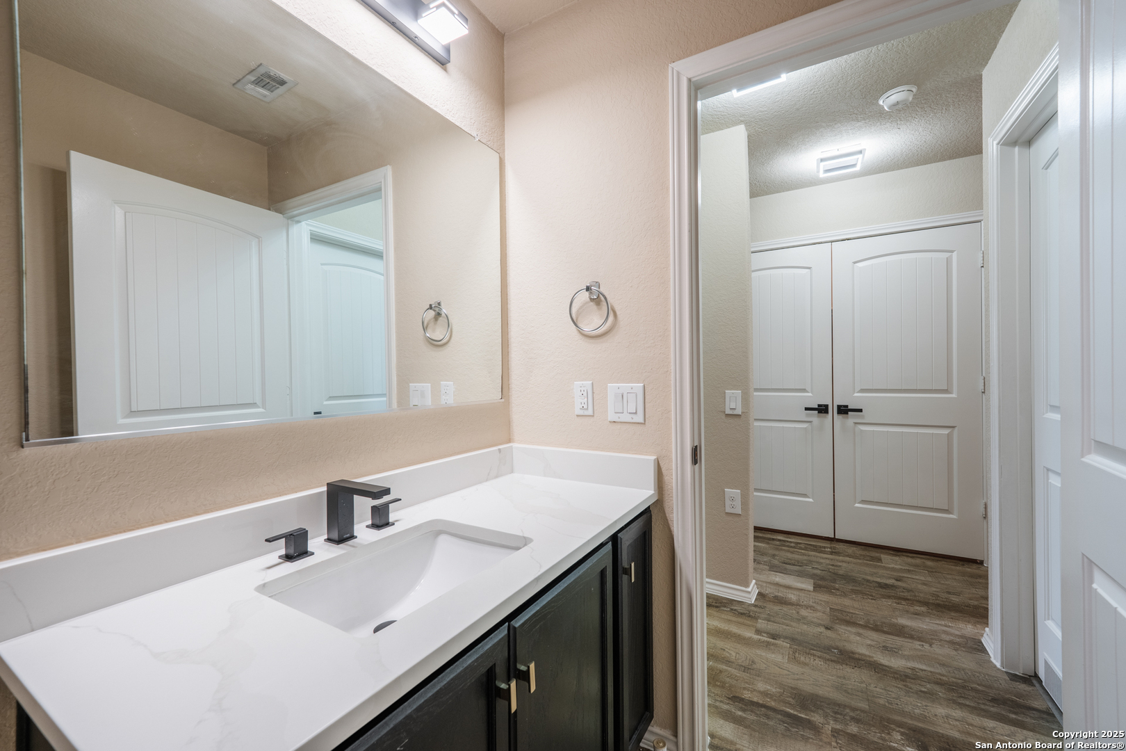 6958 Cozy Run San Antonio TX 78218