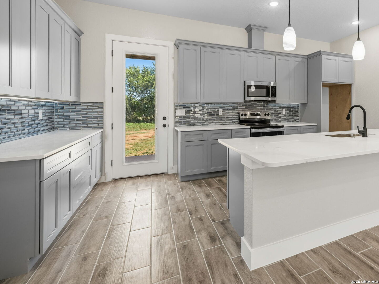 117 W Short Meadow Drive Lytle TX 78052