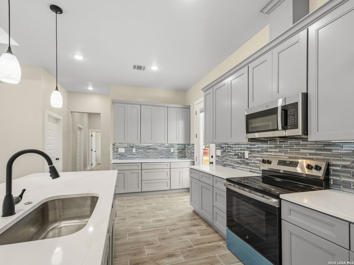 117 W Short Meadow Drive Lytle TX 78052