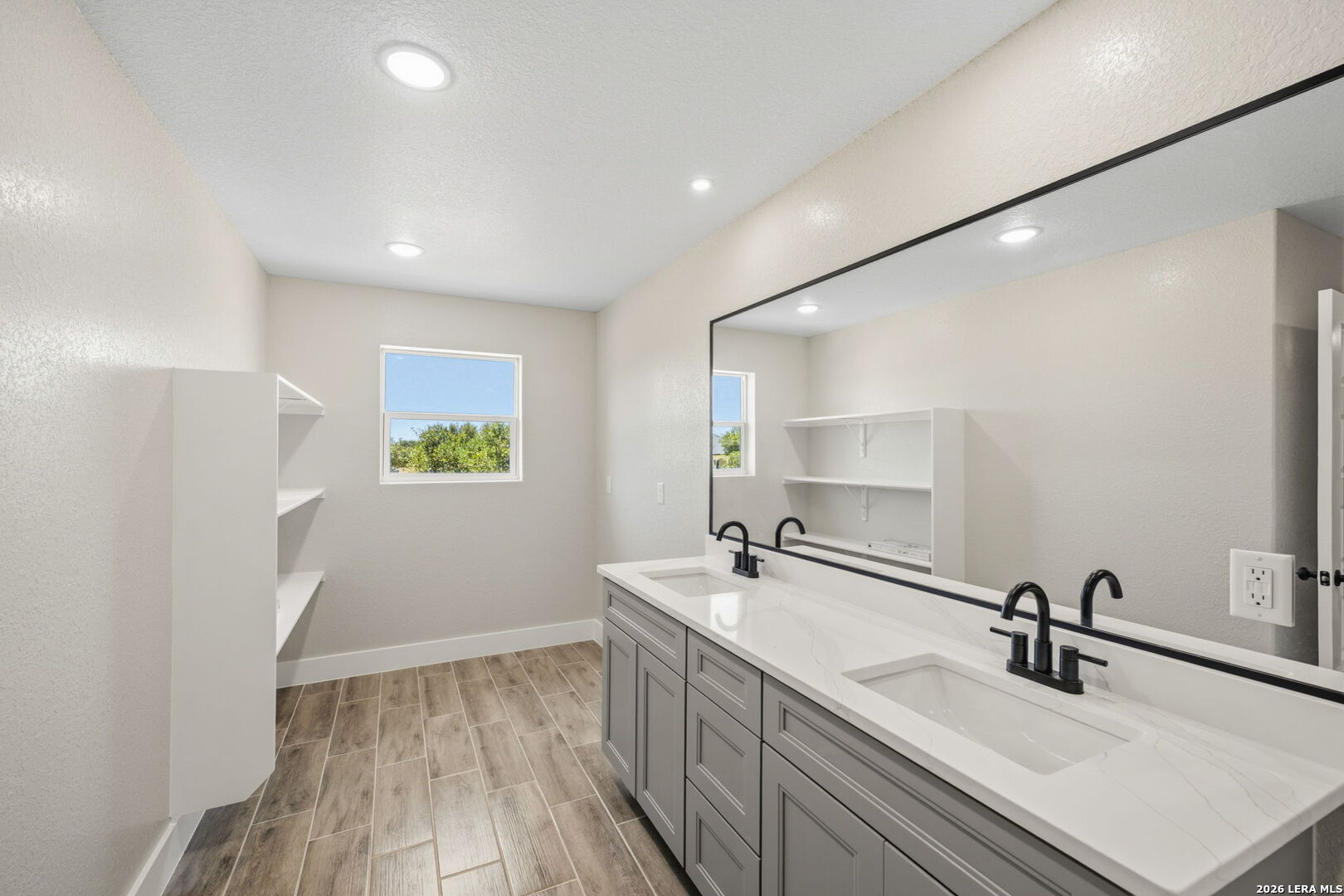 117 W Short Meadow Drive Lytle TX 78052