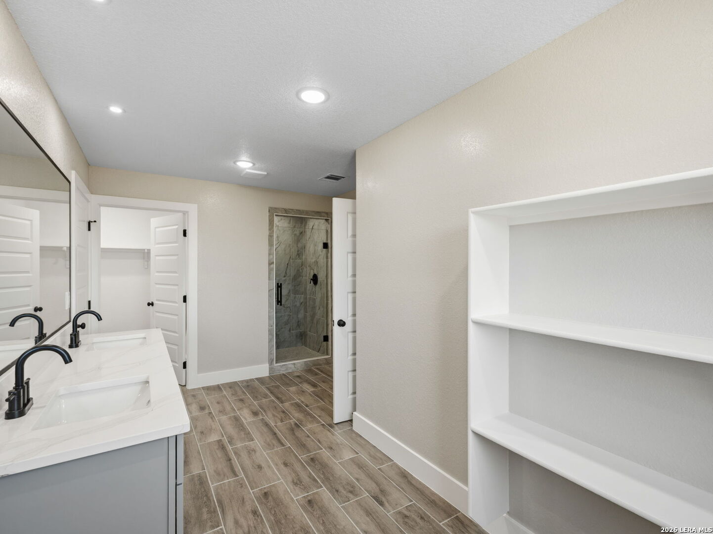 117 W Short Meadow Drive Lytle TX 78052
