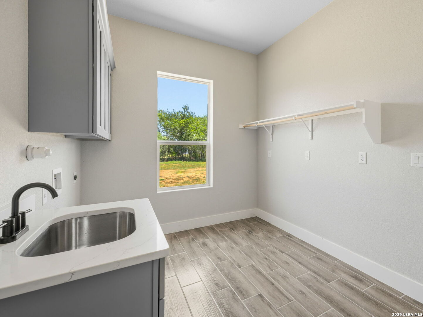 117 W Short Meadow Drive Lytle TX 78052
