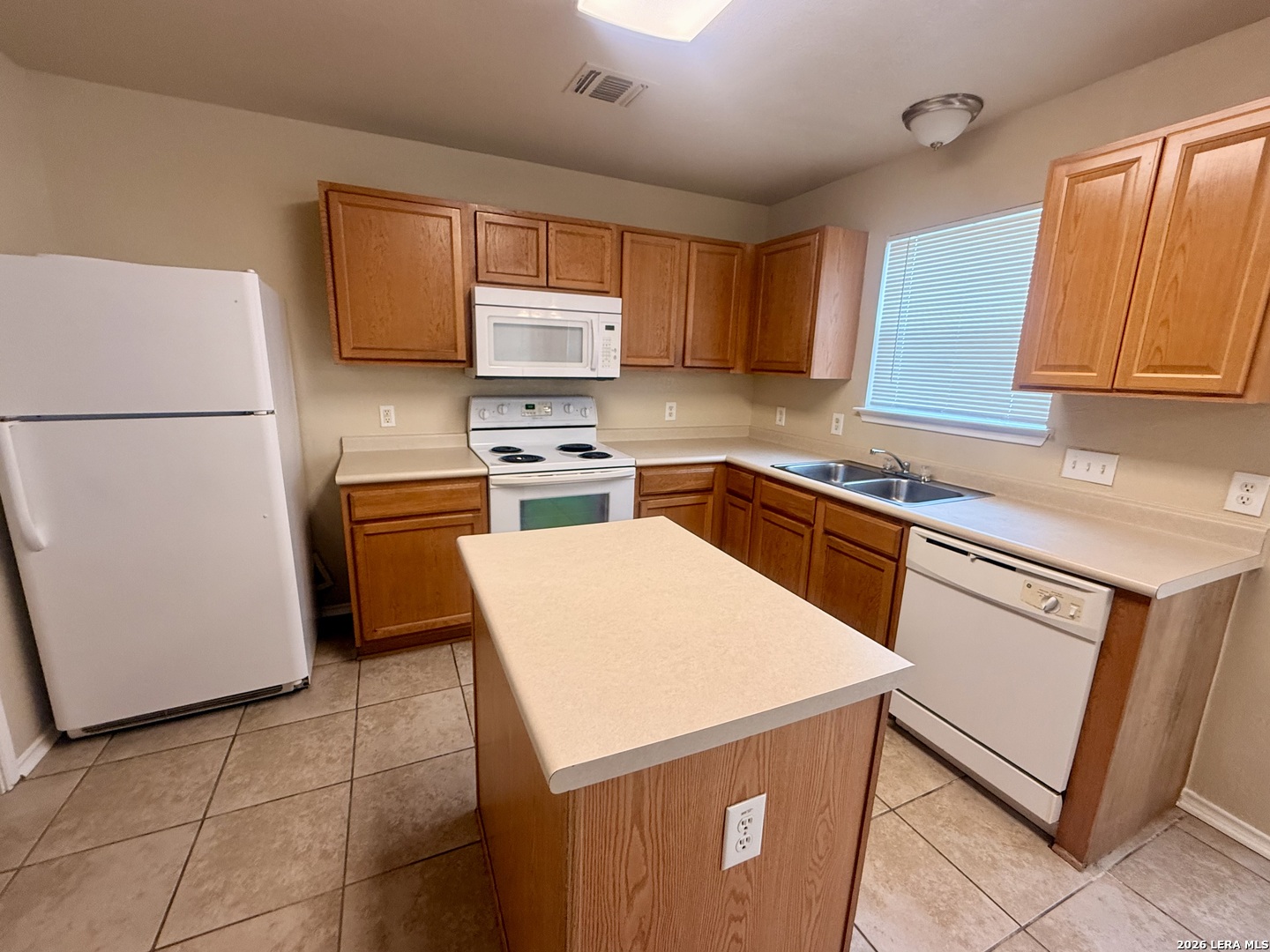3615 Dunlap Fields Converse TX 78109