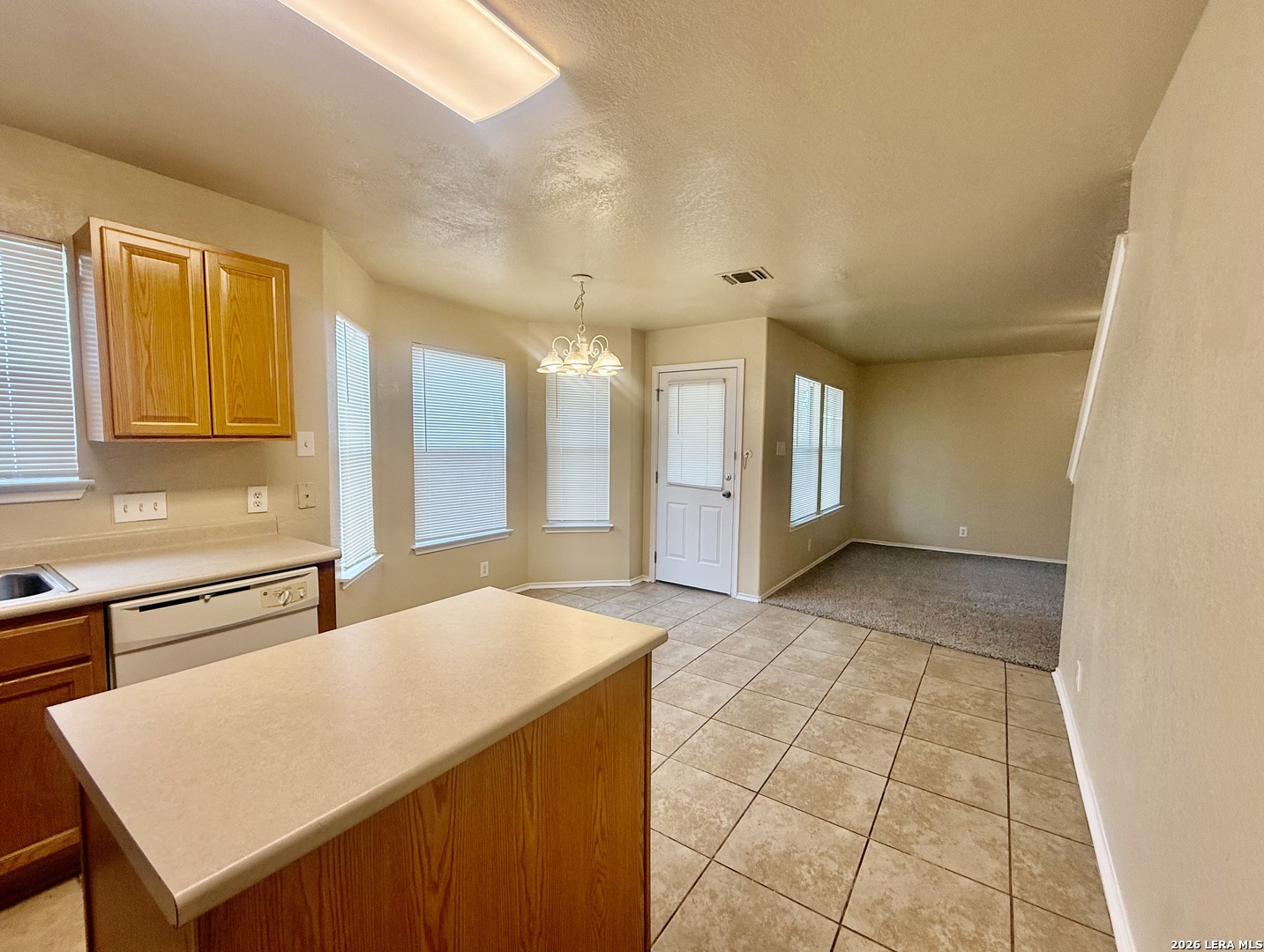 3615 Dunlap Fields Converse TX 78109