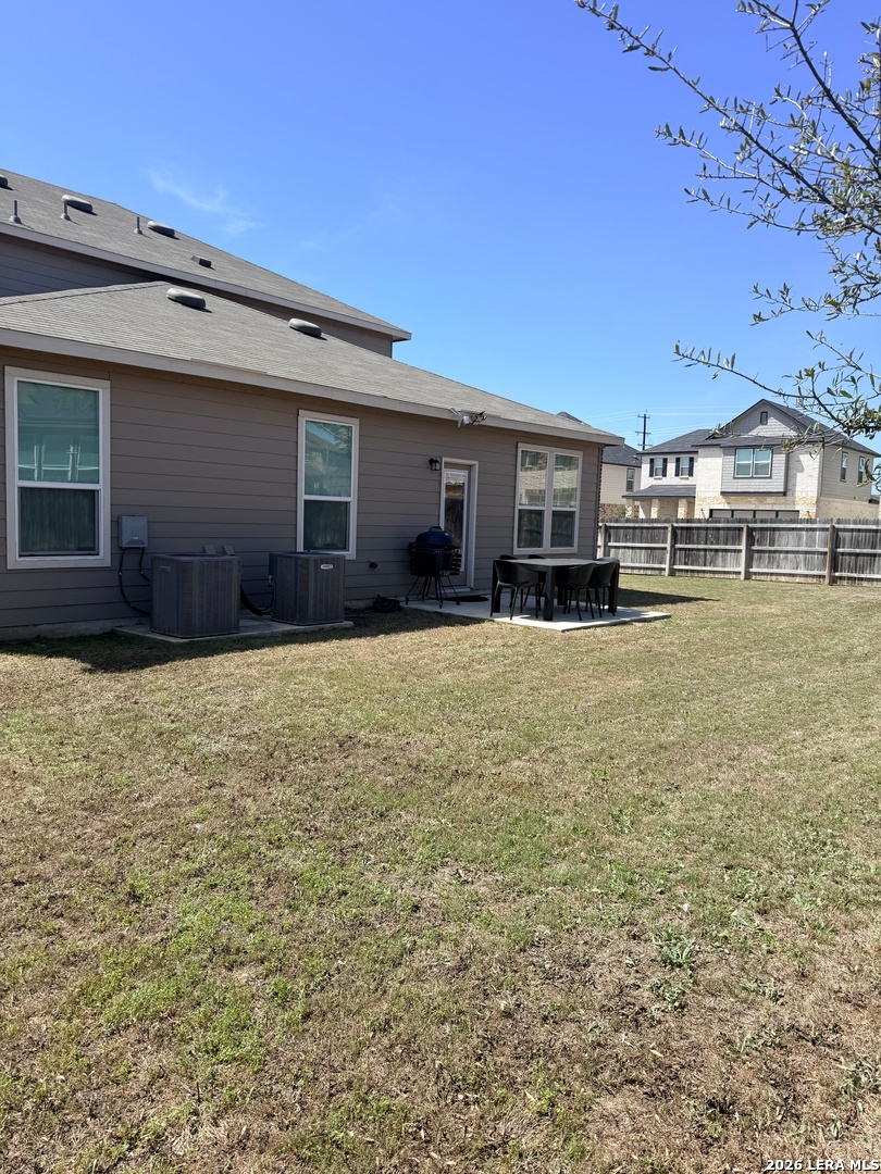 5203 Wolf Bane Drive San Antonio TX 78261