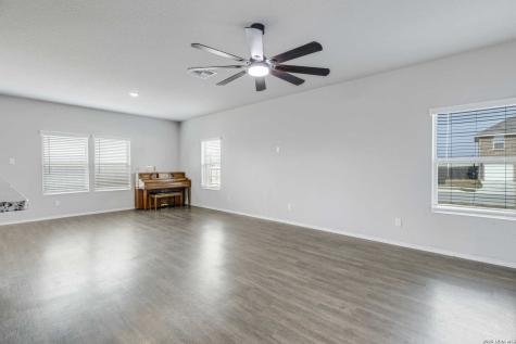 2532 Marty Way Seguin TX 78155