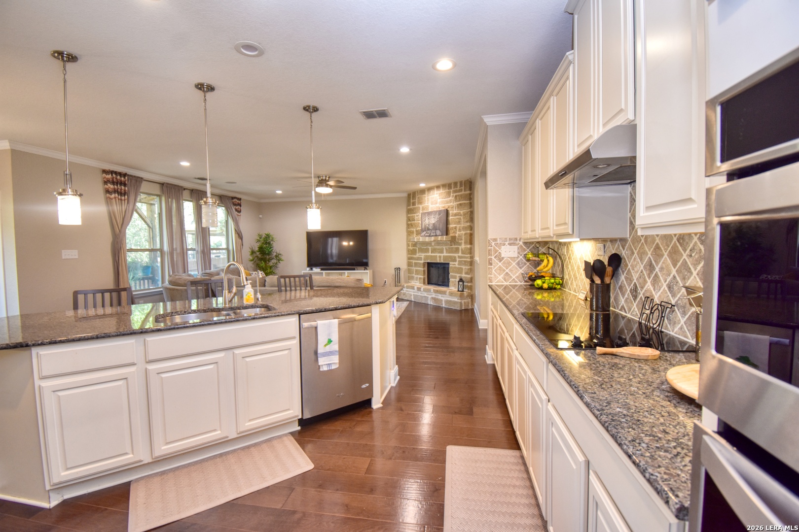 26013 Los Mirasoles Boerne TX 78015