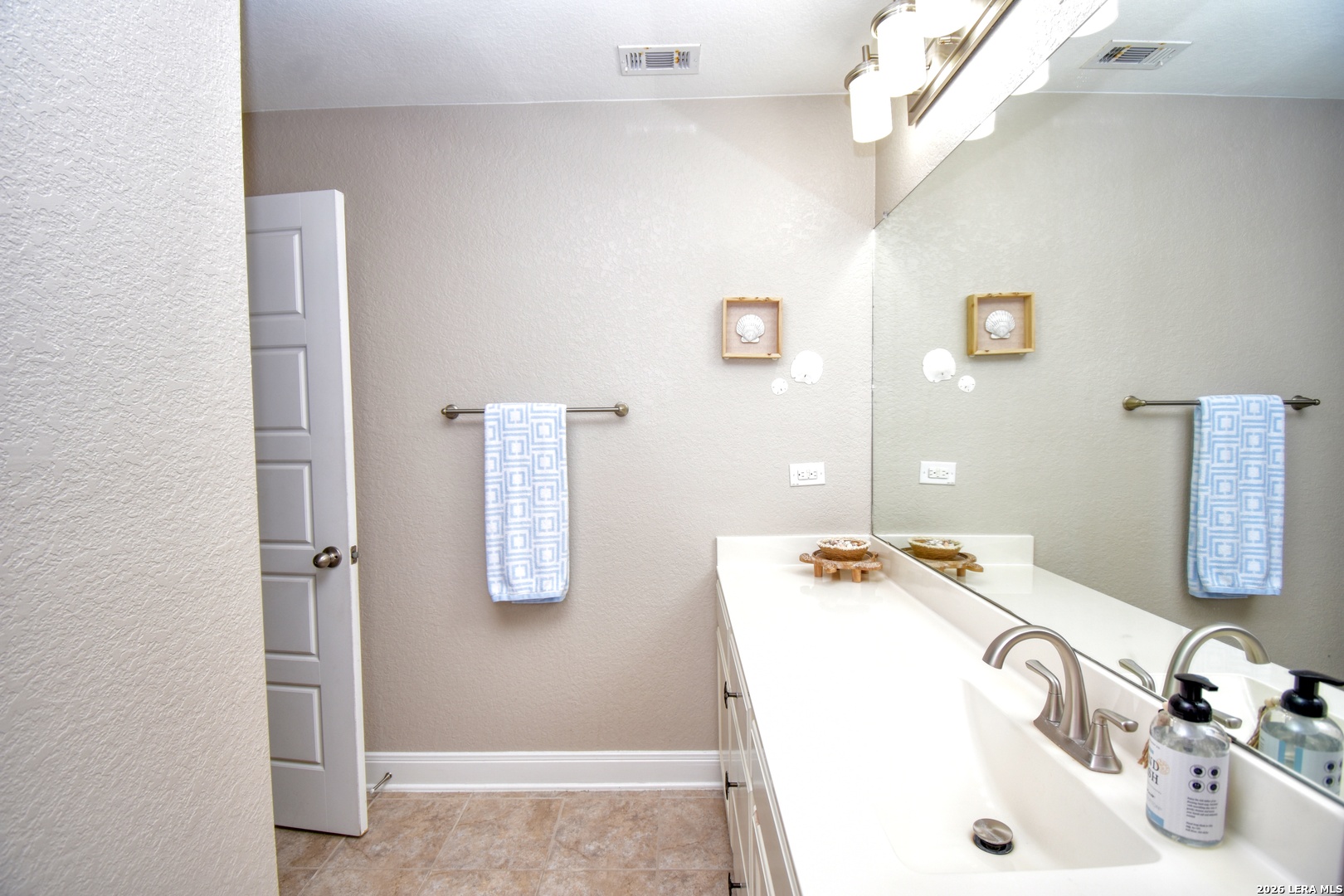 26013 Los Mirasoles Boerne TX 78015