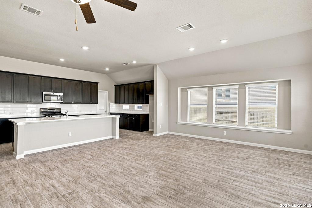 2112 Bailey Forest San Antonio TX 78253