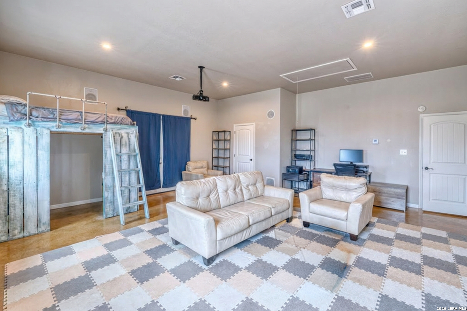 241 Marsh Uvalde TX 78801