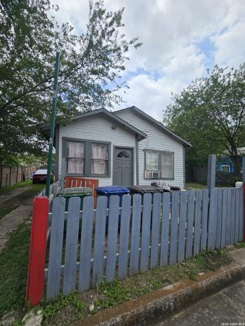 2318 W Poplar Street San Antonio TX 78207
