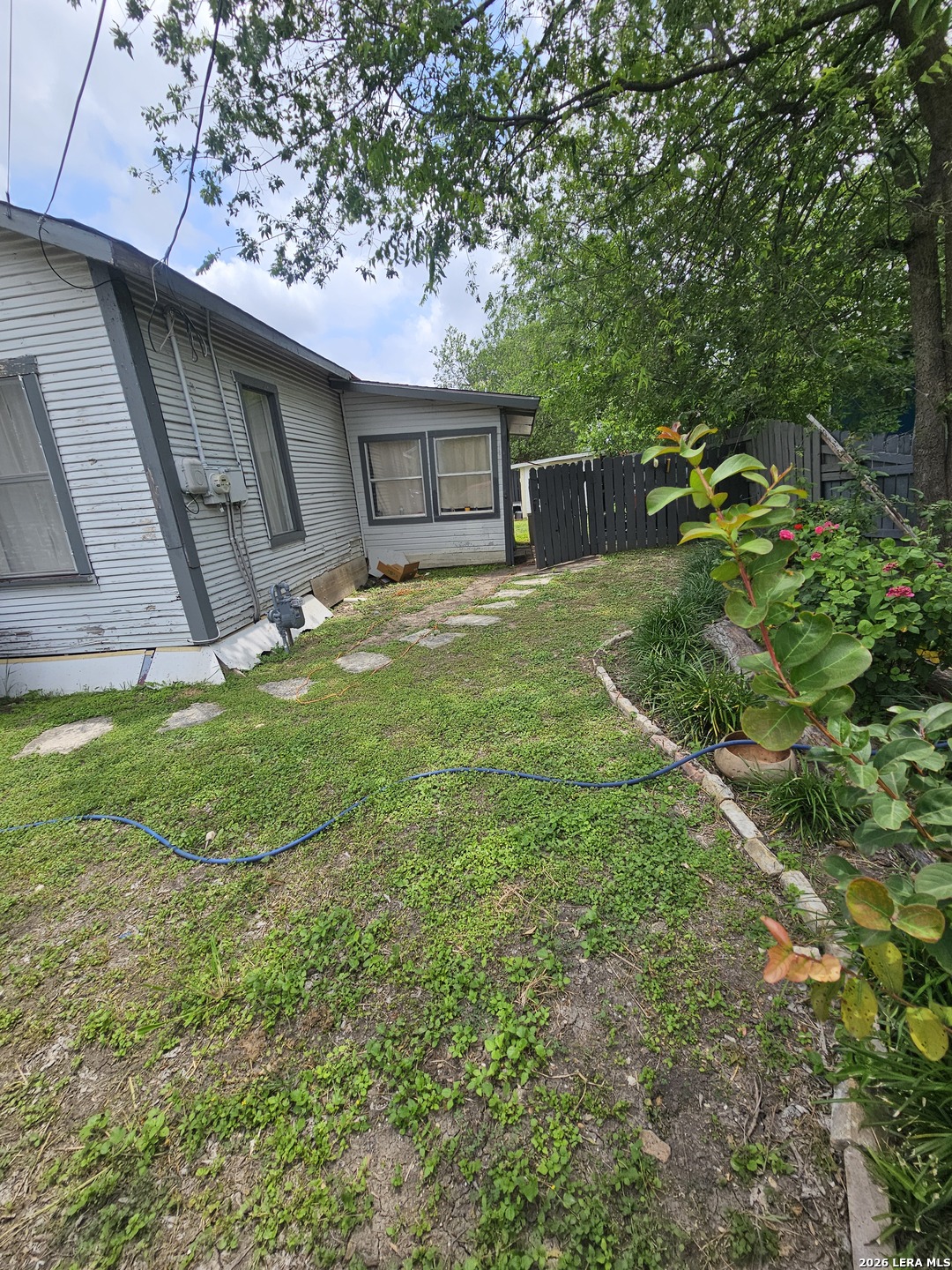 2318 W Poplar Street San Antonio TX 78207