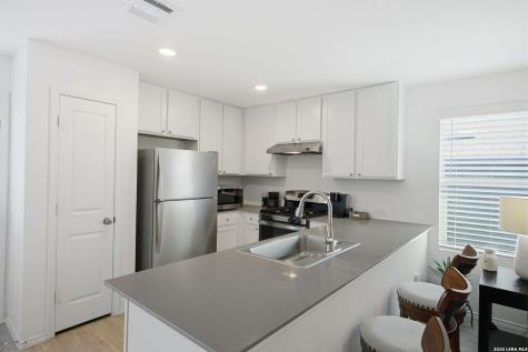 124 Wood Moss Floresville TX 78114
