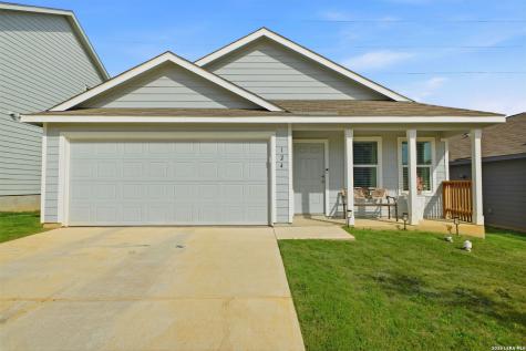 124 Wood Moss Floresville TX 78114