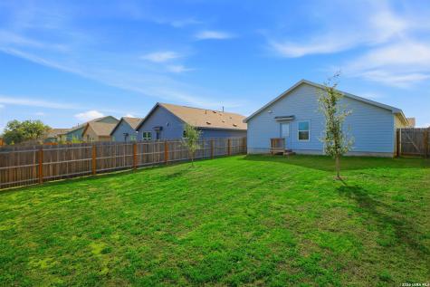 124 Wood Moss Floresville TX 78114
