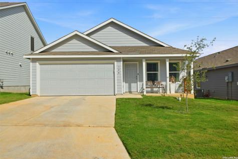 124 Wood Moss Floresville TX 78114