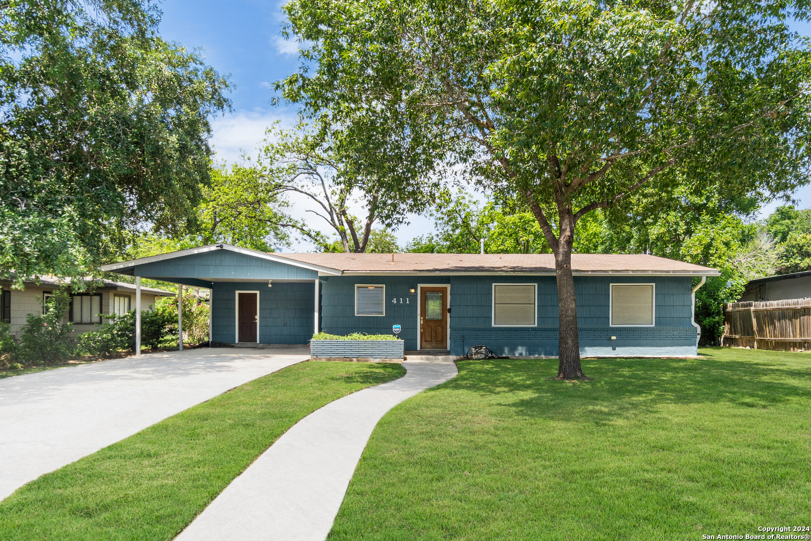 411 Robinhood Place San Antonio TX 78209