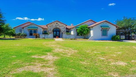 2270 County Road 306 Floresville TX 78114