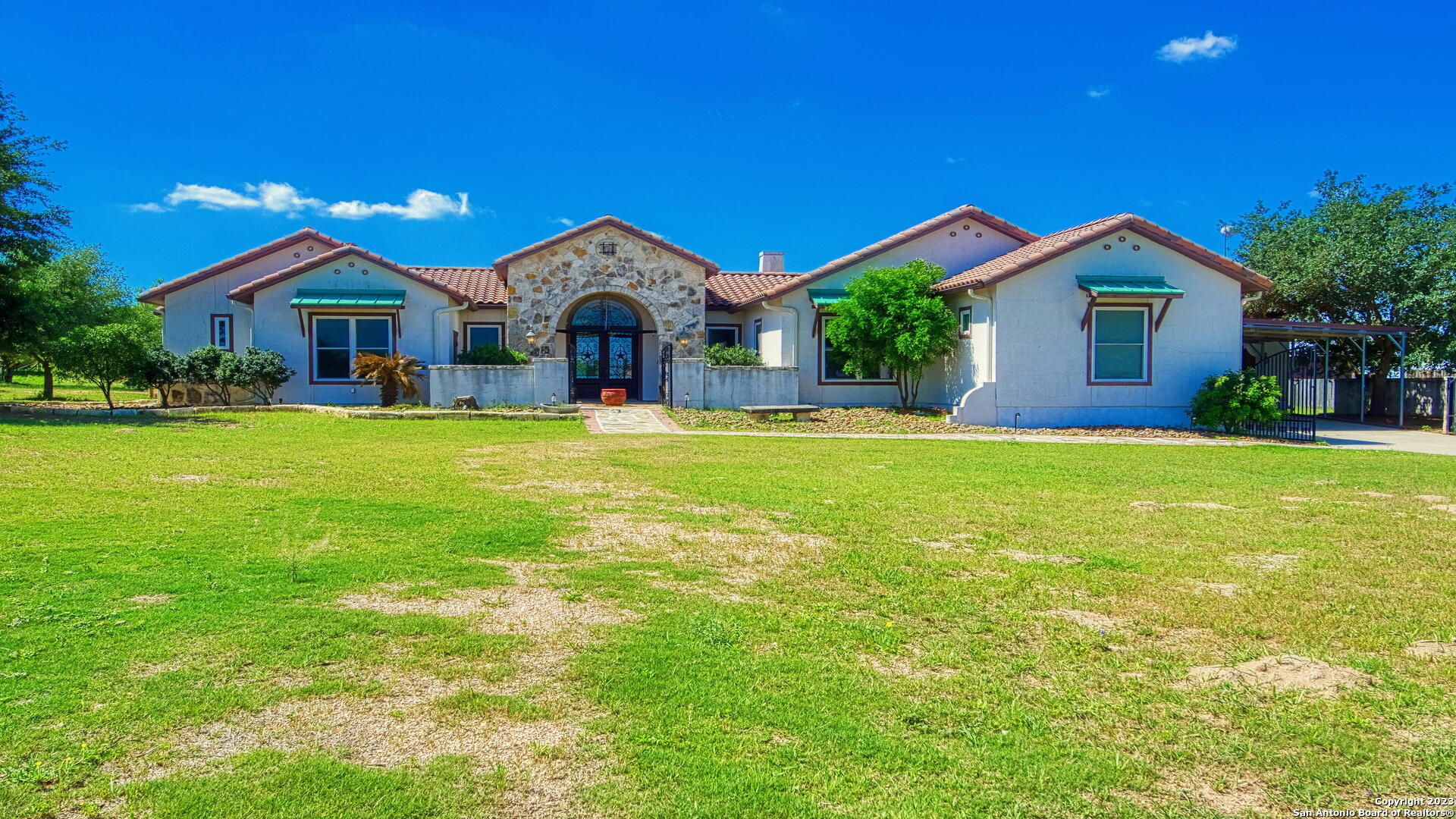 2270 County Road 306 Floresville TX 78114