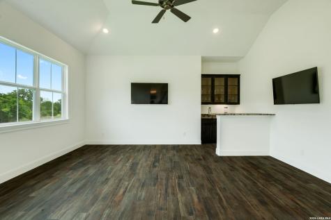 1465 Ironwood Road Fischer TX 78623