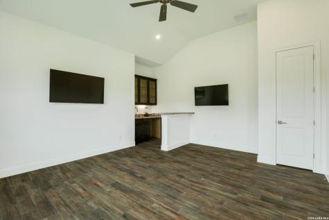 1465 Ironwood Road Fischer TX 78623