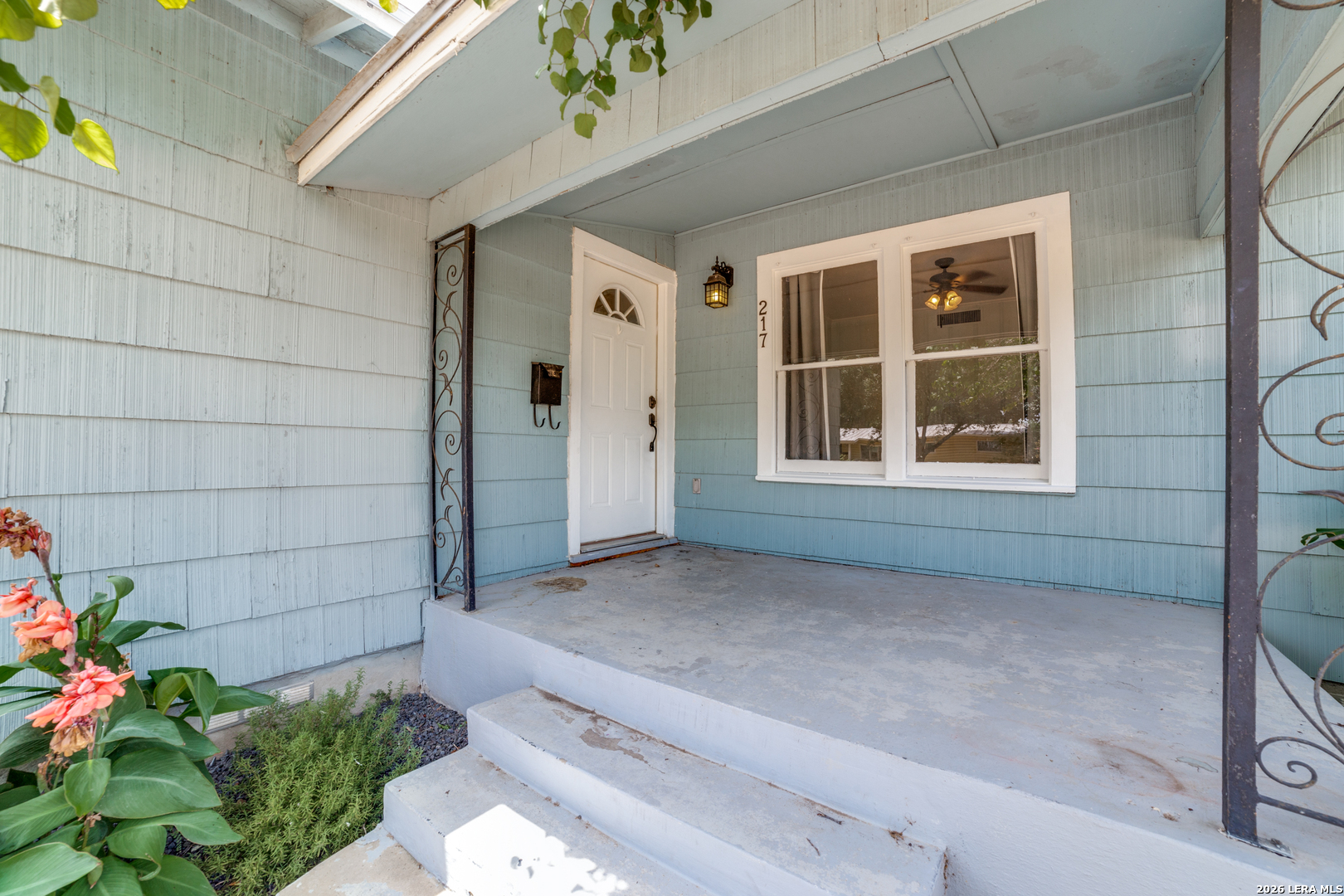 217 Seford Drive Terrell Hills TX 78209