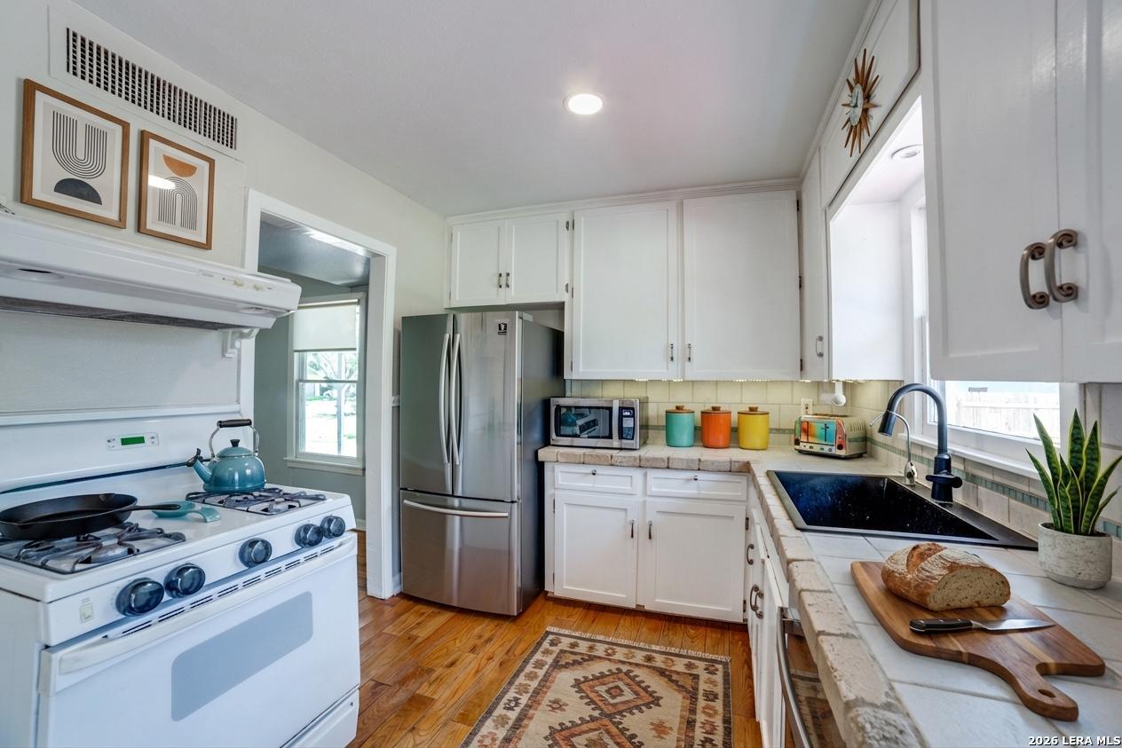217 Seford Drive Terrell Hills TX 78209