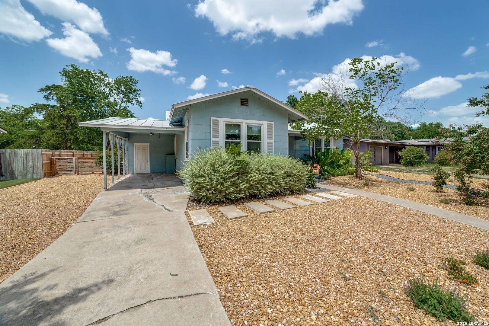 217 Seford Drive Terrell Hills TX 78209