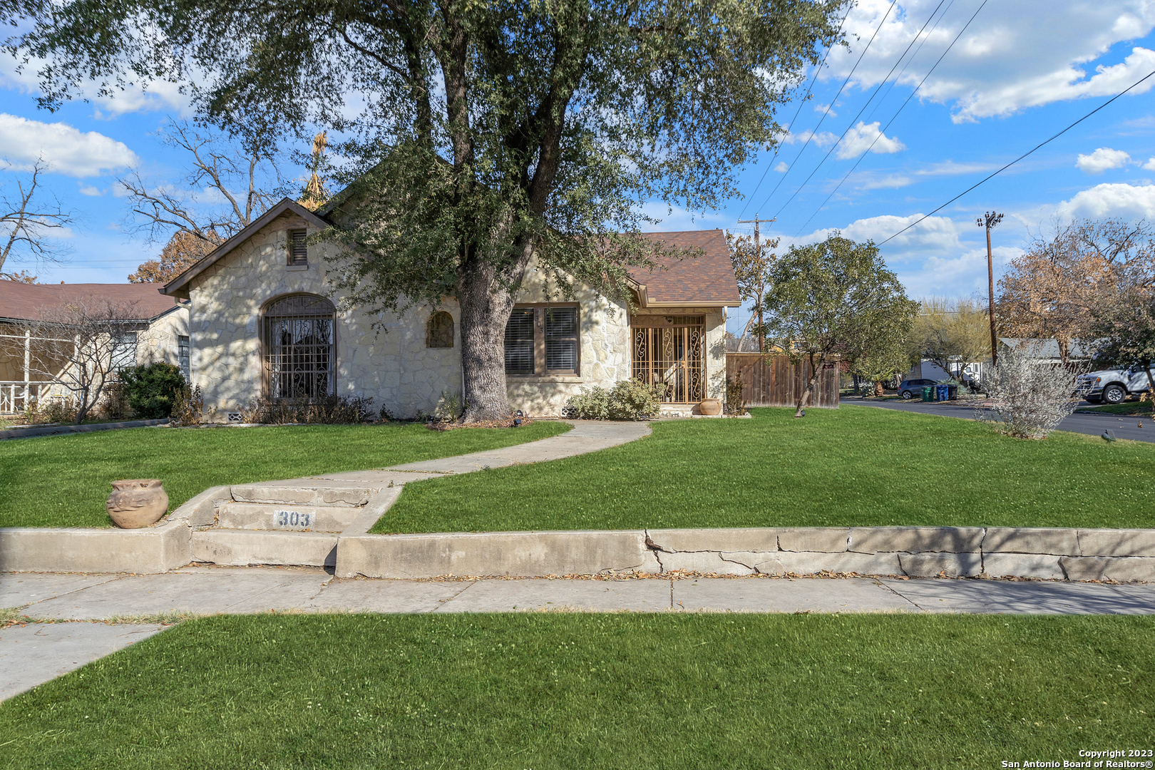 303 North Drive San Antonio TX 78201