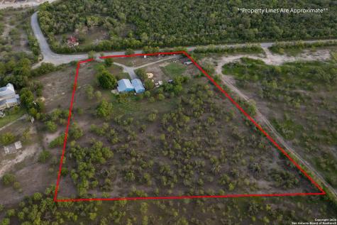 699 County Road 381 San Antonio TX 78253