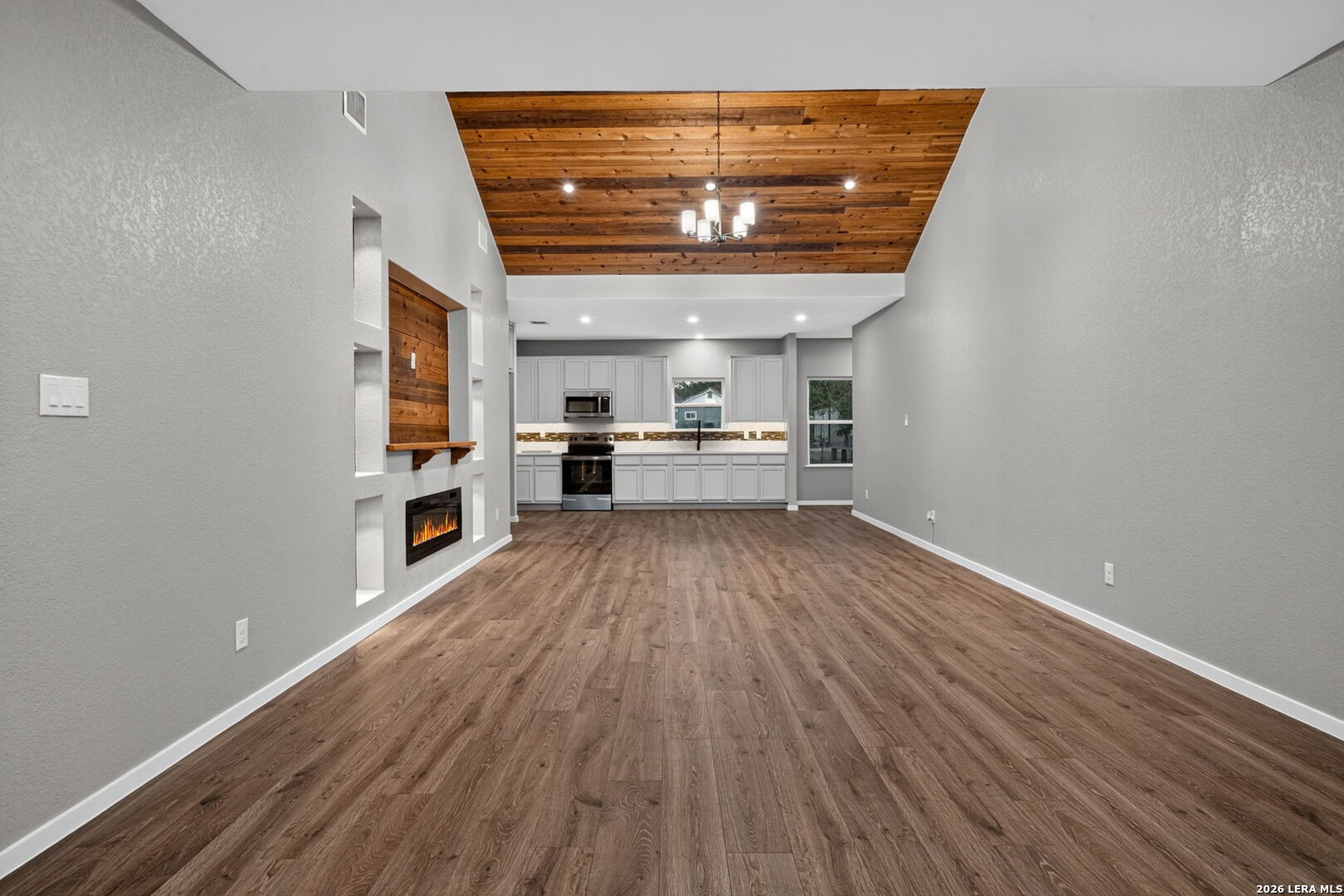 316 Royal Oaks Drive Somerset TX 78069