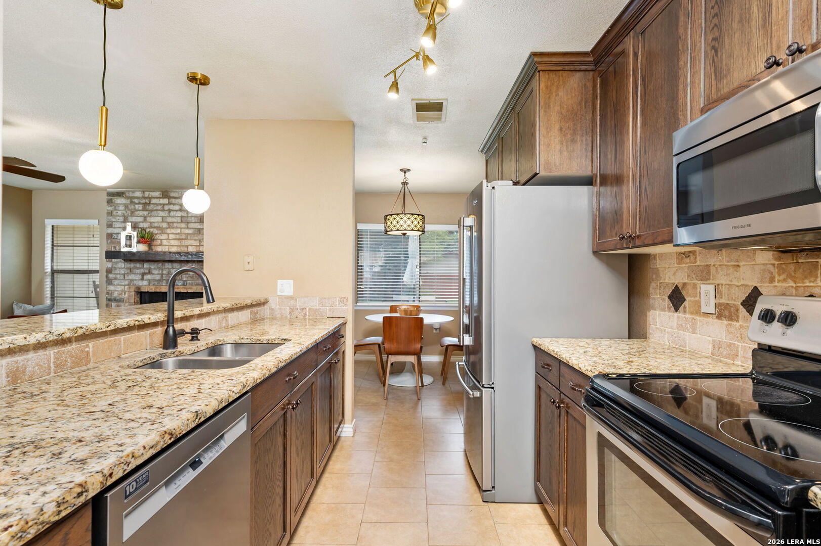 16503 Burr Hill San Antonio TX 78247