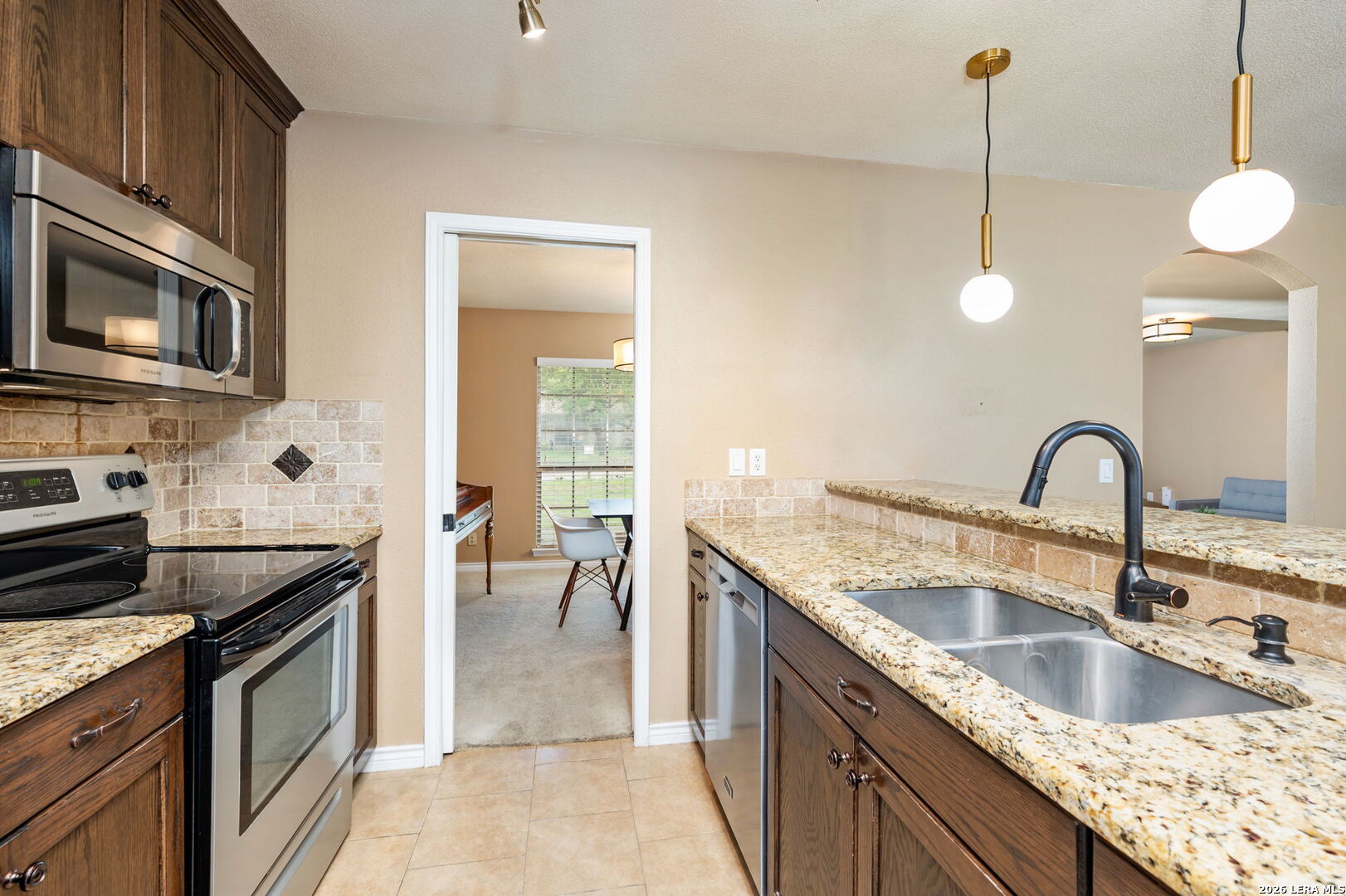16503 Burr Hill San Antonio TX 78247