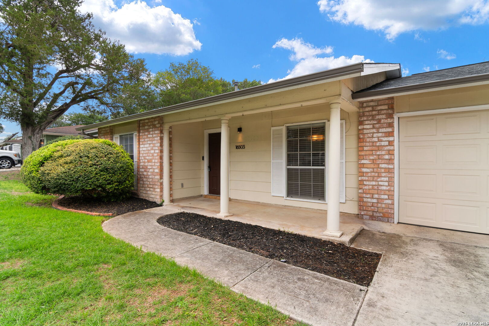 16503 Burr Hill San Antonio TX 78247