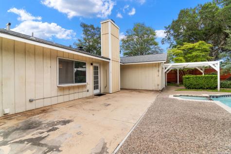 16503 Burr Hill San Antonio TX 78247