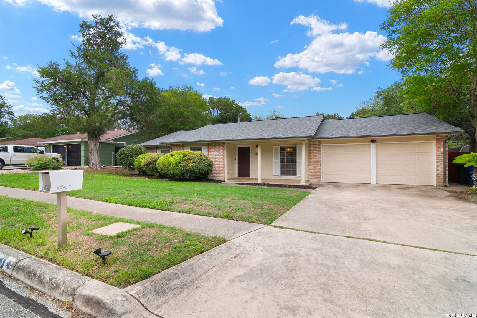 16503 Burr Hill San Antonio TX 78247