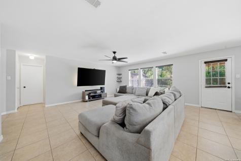 11622 Shotgun Way Helotes TX 78023