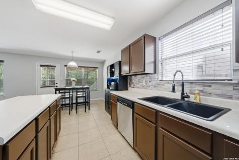 11622 Shotgun Way Helotes TX 78023