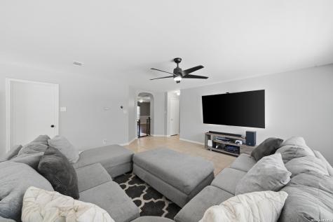 11622 Shotgun Way Helotes TX 78023