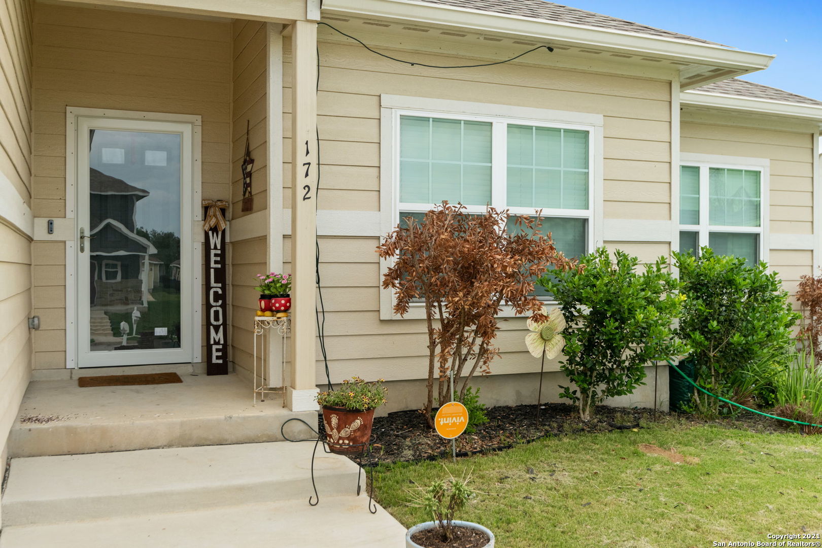 172 Lark Hill Road Floresville TX 78114
