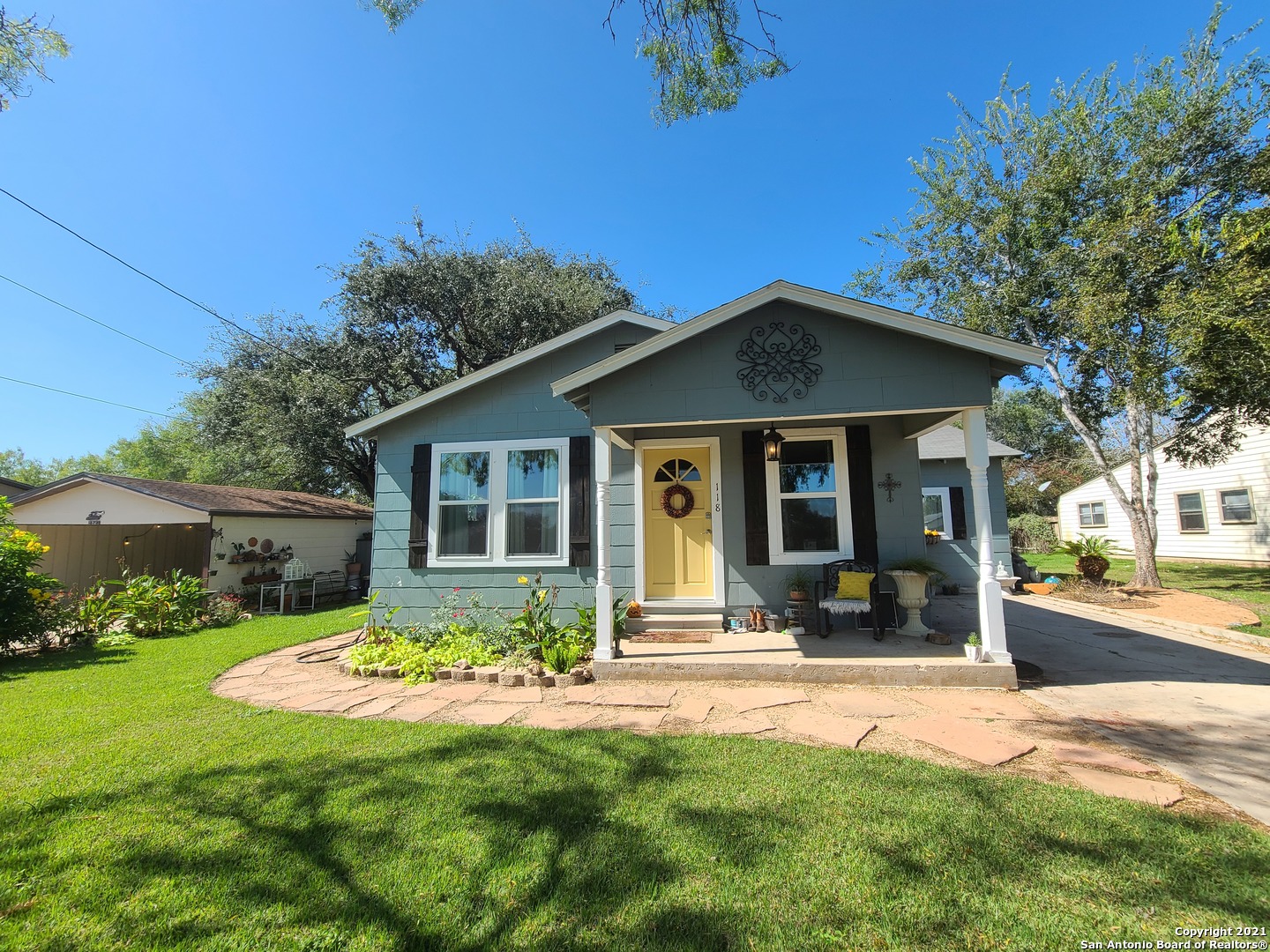 118 S Bryant Street Pleasanton TX 78064