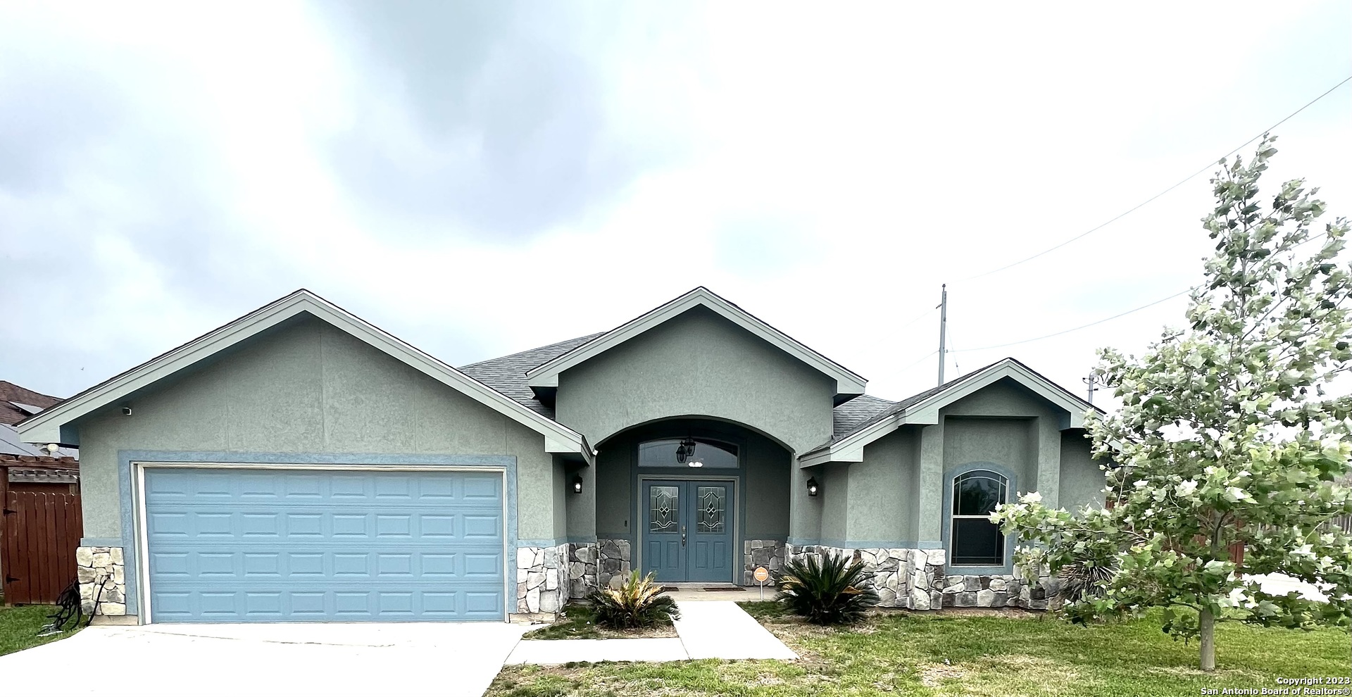 185 La Lomita Drive Carrizo Springs TX 78834