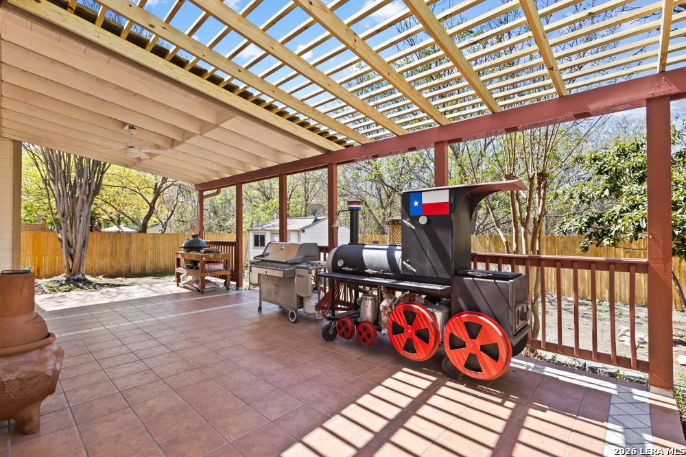 1123 Meadowalk San Antonio TX 78253