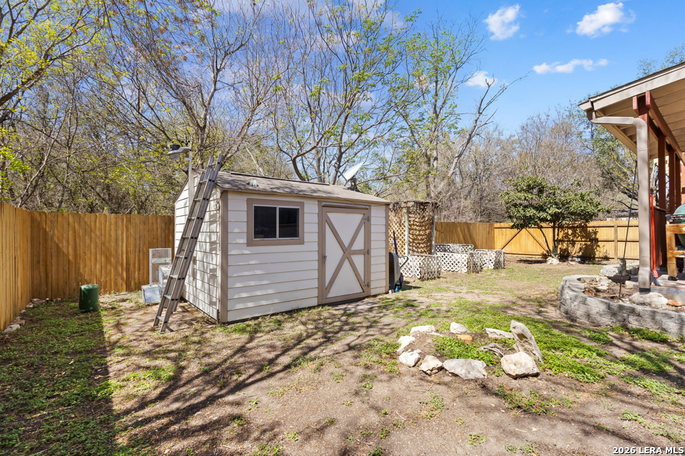 1123 Meadowalk San Antonio TX 78253
