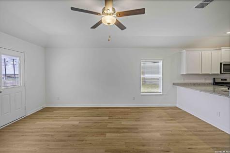 3442 Warlow Branch San Antonio TX 78109